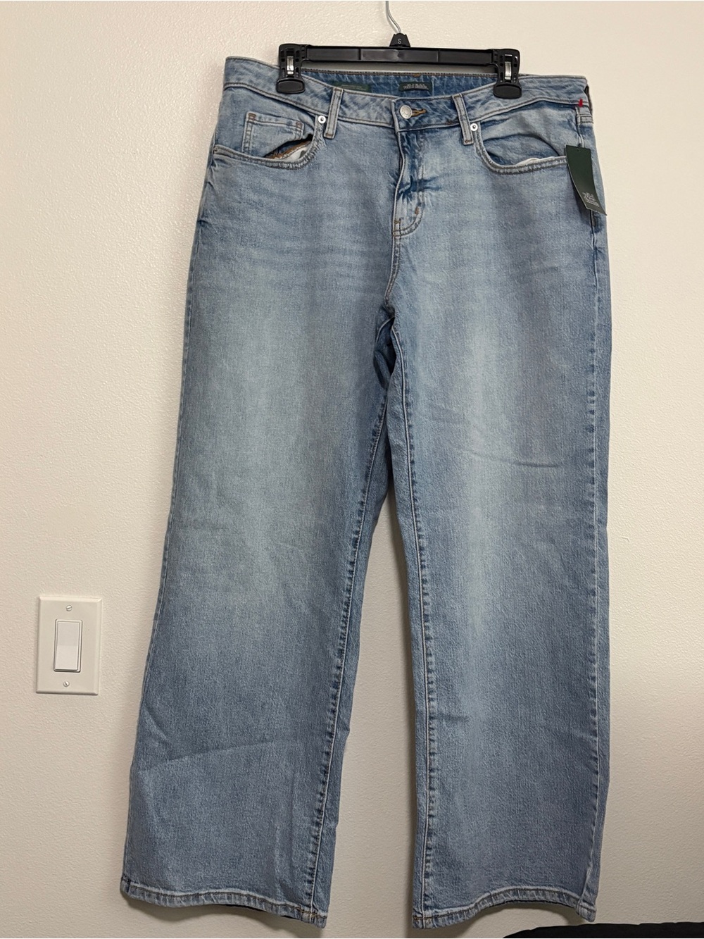NEW Wild Fable Women’s Low Rise Baggy Jeans Size 12 Blue Denim Light Wash - Picture 4 of 7
